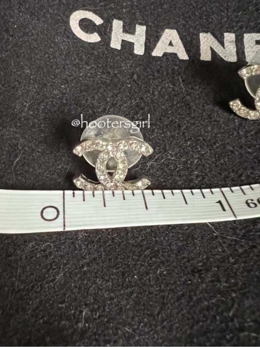 $135❣️READ DESCRIPTION❣️Chanel CC Crystal Earrings